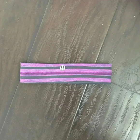 Lululemon y2k style striped  headband - Picture 4 of 4